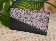 Încărcați imaginea în vizualizatorul Galeriei, Poșetă din piele