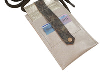 Încărcați imaginea în vizualizatorul Galeriei, Suport din piele pentru telefon și card