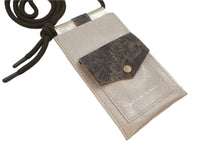 Încărcați imaginea în vizualizatorul Galeriei, Suport din piele pentru telefon și card