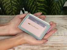 Încărcați imaginea în vizualizatorul Galeriei, Suport de card din piele