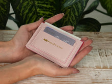 Încărcați imaginea în vizualizatorul Galeriei, Suport de card din piele