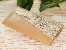Încărcați imaginea în vizualizatorul Galeriei, Poșetă din piele
