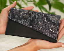 Încărcați imaginea în vizualizatorul Galeriei, Poșetă din piele