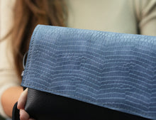 Încărcați imaginea în vizualizatorul Galeriei, Geantă de talie din piele