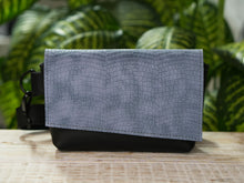 Încărcați imaginea în vizualizatorul Galeriei, Geantă de talie din piele