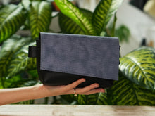 Încărcați imaginea în vizualizatorul Galeriei, Geantă de talie din piele