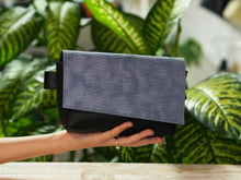 Încărcați imaginea în vizualizatorul Galeriei, Geantă de talie din piele