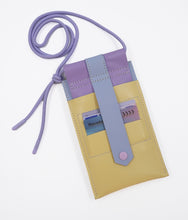 Încărcați imaginea în vizualizatorul Galeriei, Suport din piele pentru telefon și card