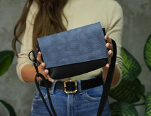 Încărcați imaginea în vizualizatorul Galeriei, Geantă de talie din piele