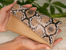 Încărcați imaginea în vizualizatorul Galeriei, Poșetă din piele