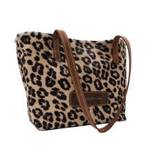 Încărcați imaginea în vizualizatorul Galeriei, Geantă de umăr din piele