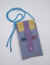 Încărcați imaginea în vizualizatorul Galeriei, Suport din piele pentru telefon și card