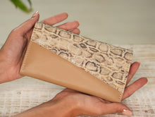 Încărcați imaginea în vizualizatorul Galeriei, Poșetă din piele