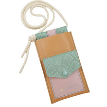 Încărcați imaginea în vizualizatorul Galeriei, Suport din piele pentru telefon și card