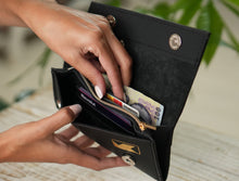 Kép betöltése a galériamegjelenítőbe: Bőr pénztárca