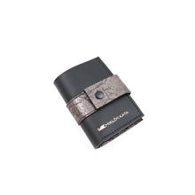 Încărcați imaginea în vizualizatorul Galeriei, Portofel din piele