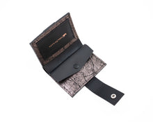Încărcați imaginea în vizualizatorul Galeriei, Portofel din piele
