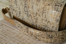 Încărcați imaginea în vizualizatorul Galeriei, CrossBody