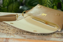 Încărcați imaginea în vizualizatorul Galeriei, CrossBody