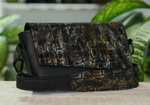 Load image into Gallery viewer, CrossBody