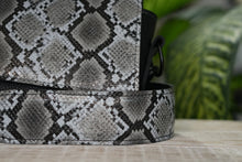 Kép betöltése a galériamegjelenítőbe: CrossBody