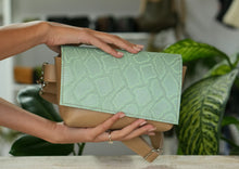 Încărcați imaginea în vizualizatorul Galeriei, Geantă de talie din piele