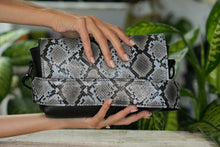 Kép betöltése a galériamegjelenítőbe: CrossBody