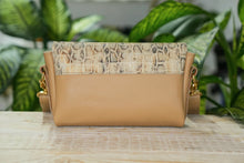 Încărcați imaginea în vizualizatorul Galeriei, CrossBody