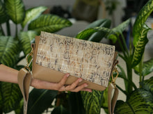 Încărcați imaginea în vizualizatorul Galeriei, CrossBody