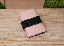 Încărcați imaginea în vizualizatorul Galeriei, Portofel din piele