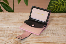 Încărcați imaginea în vizualizatorul Galeriei, Portofel din piele