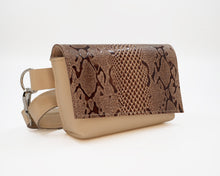 Încărcați imaginea în vizualizatorul Galeriei, Geantă de talie din piele