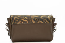 Load image into Gallery viewer, Crossbody