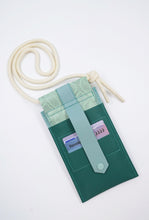 Încărcați imaginea în vizualizatorul Galeriei, Suport din piele pentru telefon și card