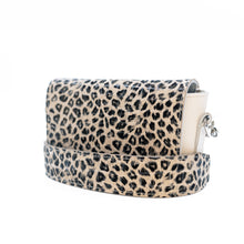 Încărcați imaginea în vizualizatorul Galeriei, Geantă crossbody din piele
