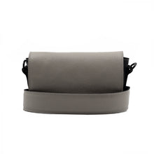 Încărcați imaginea în vizualizatorul Galeriei, Geantă crossbody din piele
