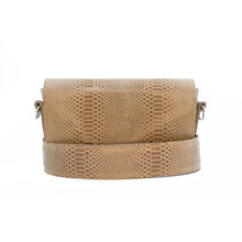 Încărcați imaginea în vizualizatorul Galeriei, Geantă crossbody din piele

