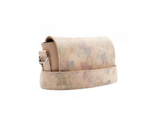 Încărcați imaginea în vizualizatorul Galeriei, Geantă crossbody din piele
