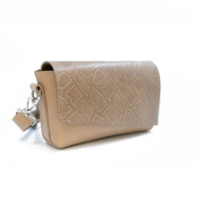 Încărcați imaginea în vizualizatorul Galeriei, Geantă crossbody din piele
