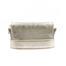 Încărcați imaginea în vizualizatorul Galeriei, Geantă crossbody din piele
