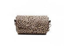 Încărcați imaginea în vizualizatorul Galeriei, Geantă crossbody din piele
