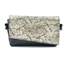 Încărcați imaginea în vizualizatorul Galeriei, Geantă crossbody din piele

