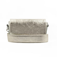 Încărcați imaginea în vizualizatorul Galeriei, Geantă crossbody din piele
