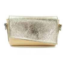 Kép betöltése a galériamegjelenítőbe: Bőr crossbody táska
