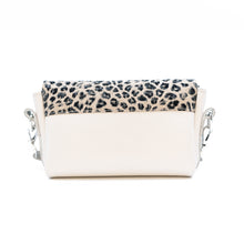 Încărcați imaginea în vizualizatorul Galeriei, Geantă crossbody din piele
