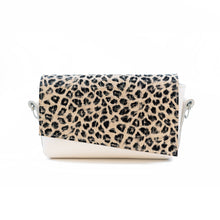 Încărcați imaginea în vizualizatorul Galeriei, Geantă crossbody din piele
