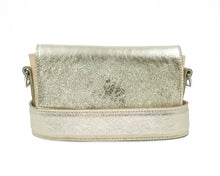 Kép betöltése a galériamegjelenítőbe: Bőr crossbody táska
