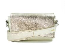 Kép betöltése a galériamegjelenítőbe: Bőr crossbody táska
