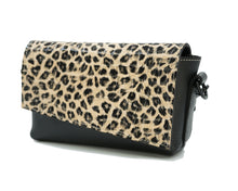 Kép betöltése a galériamegjelenítőbe: Bőr crossbody táska
