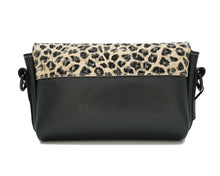Kép betöltése a galériamegjelenítőbe: Bőr crossbody táska
